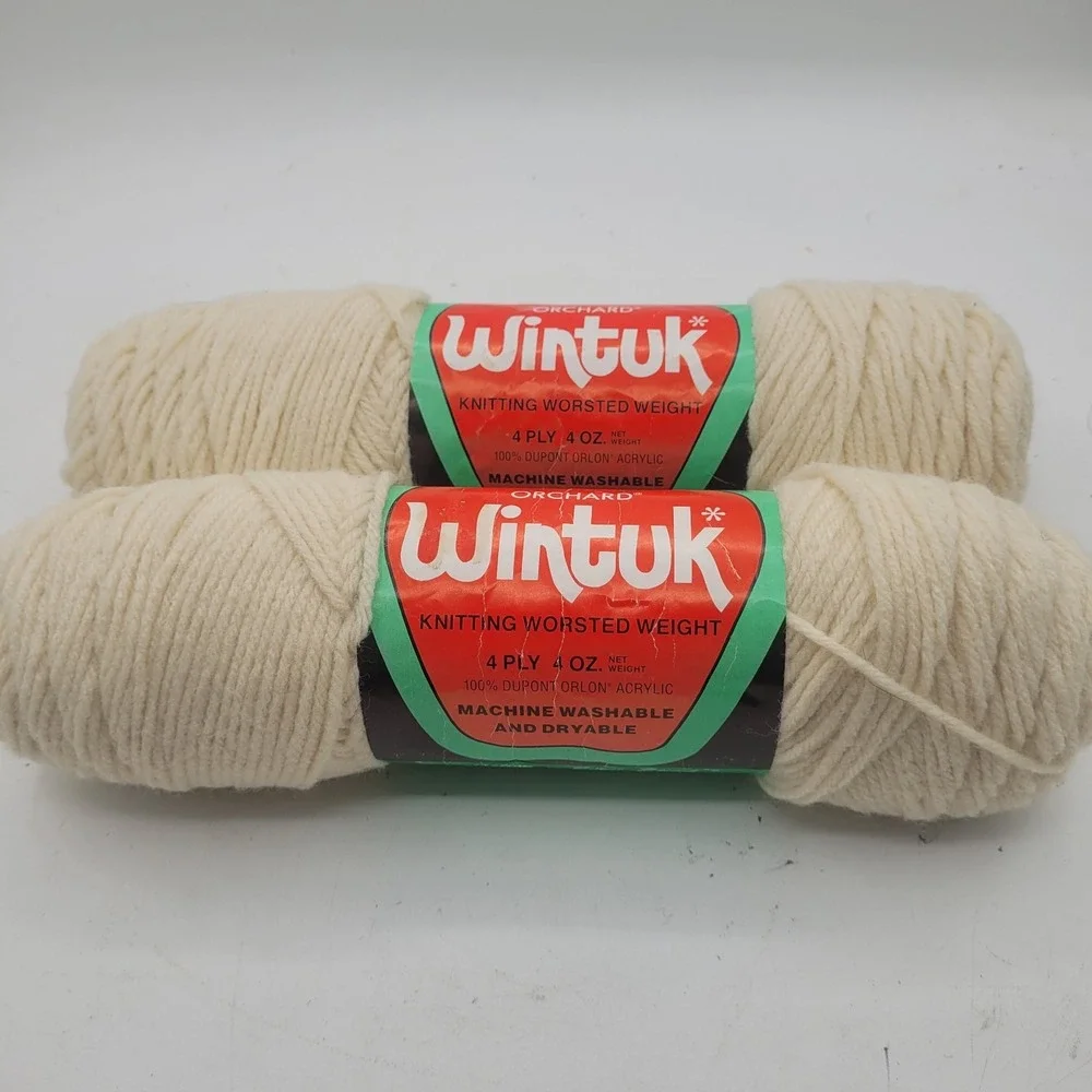 New Assorted Wintuk Sayelle Yarn Lot Acrylic - Black And Eggshell‎ 7 Skeins